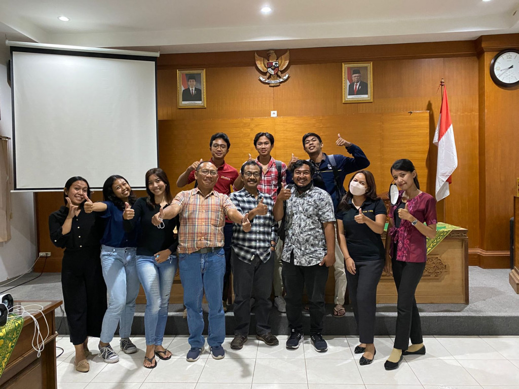 Kembangkan Bakat Jurnalistik Pemuda, Perbekel Gait Jurnalis Senior